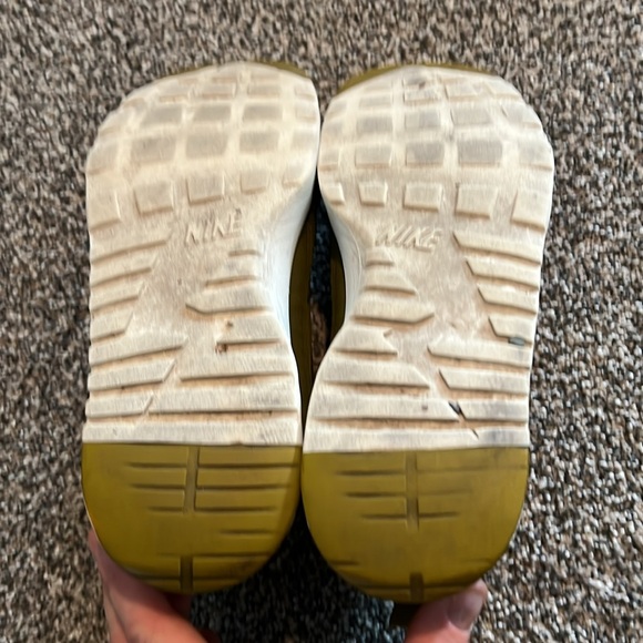 Women’s Nike Air Max Thea - Picture 8 of 9